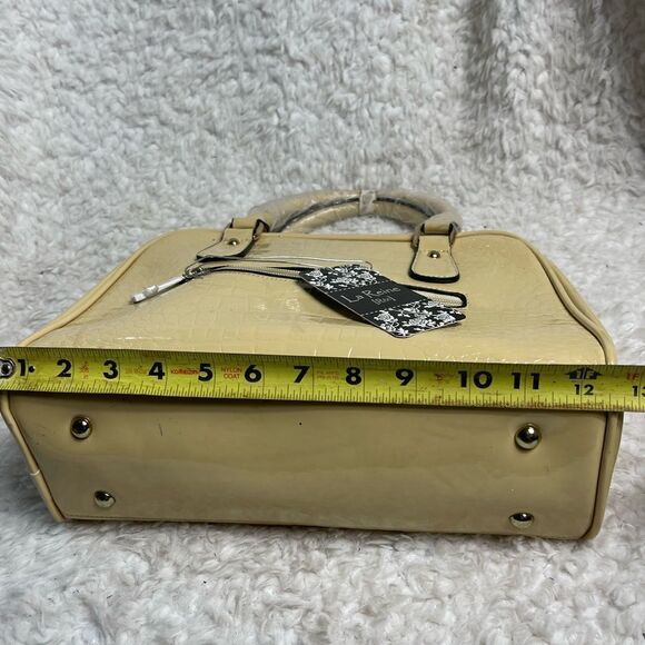 NWTLa Reine Patent Beige croc prints faux leather satchel gold tone frame accent - Picture 7 of 12